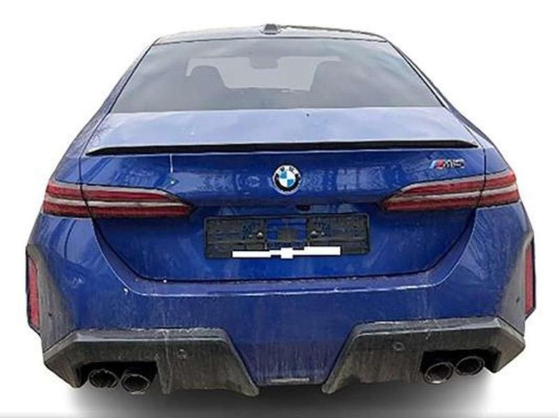 Neu BMW M5 Performance 727 PS (534 kW) 2025 C1k m marina bay blau metallic Limousine