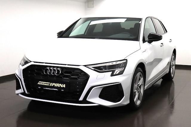 Gebraucht Audi A3 Sportback e-tron S-Line 245 PS (180 kW) 2023 Gletscherweiß metallic Kleinwagen