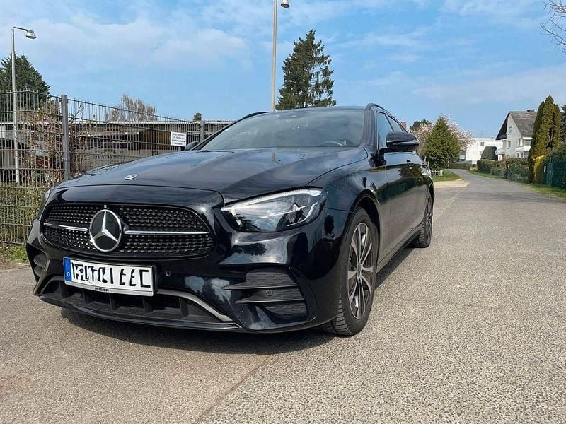 Gebraucht Mercedes E300 211 PS (155 kW) 2022 Limousine