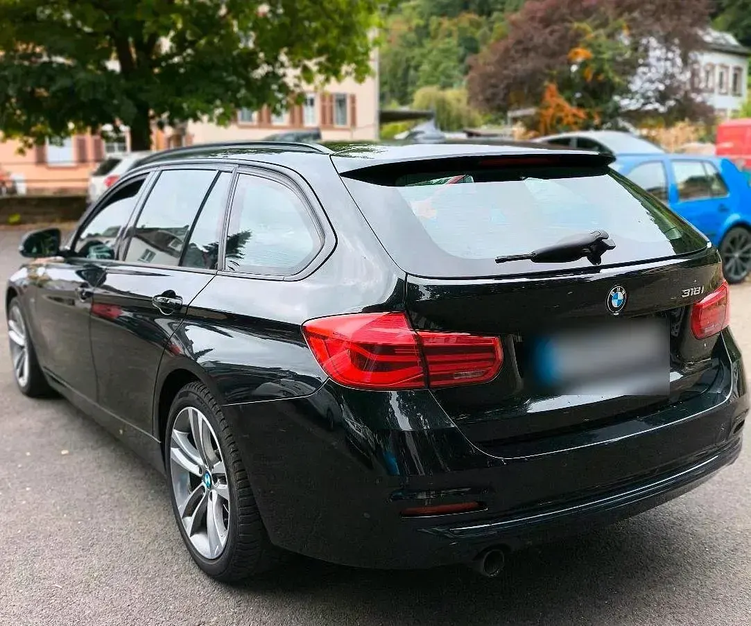 Gebraucht BMW 318 Sport Line 140 PS (102 kW) 2018 Schwarz Kombi