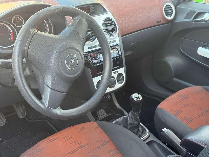 Gebraucht Opel Corsa 69 PS (50 kW) 2012 Limousine