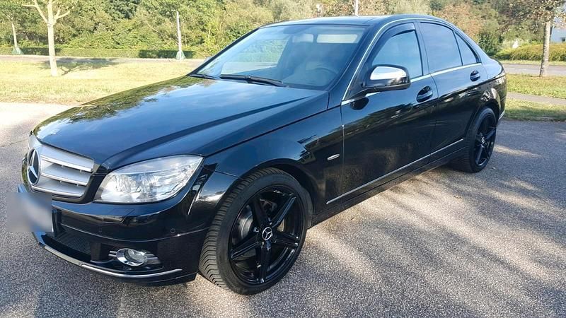 Schwarz Gebraucht 2008 Mercedes C230 Avantgarde Limousine | 8.300 € (Fairer Preis) - Bild 1/4