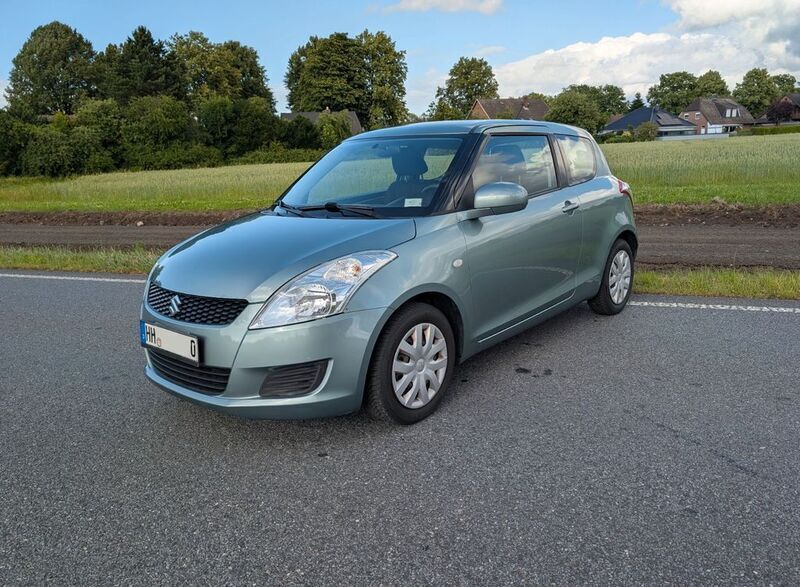 Grün Gebraucht 2011 Suzuki Swift Club Limousine | 4.950 € (Guter Preis) - Bild 1/4