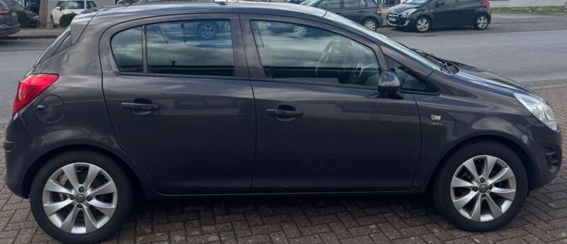 Grau Gebraucht 2013 Opel Corsa Active Kleinwagen | 2.999 € (Superpreis) - Bild 1/4