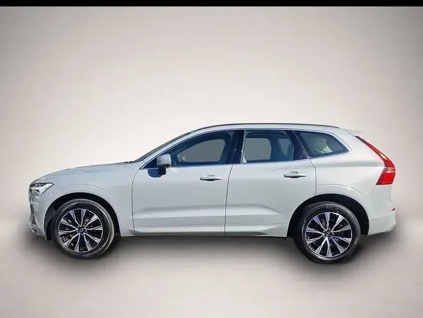 Gebraucht Volvo XC60 Core 197 PS (144 kW) 2023 SUV