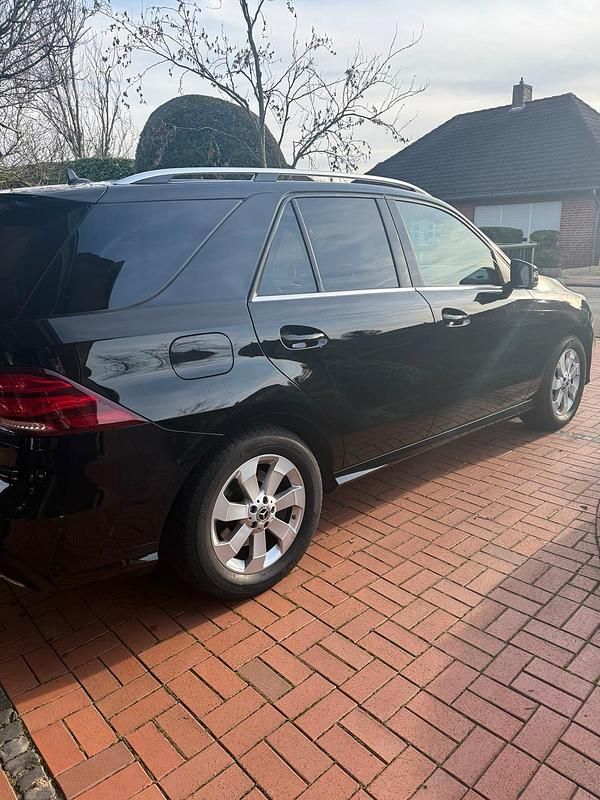 Gebraucht Mercedes GLE350 AMG line 258 PS (189 kW) 2018 Schwarz SUV