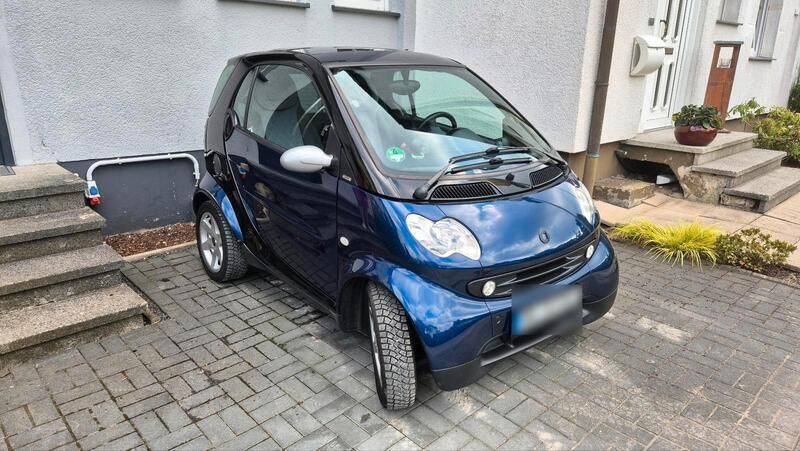 Blau Gebraucht 2003 Smart ForTwo Coupé Coupé | 2.120 € (Fairer Preis) - Bild 1/4