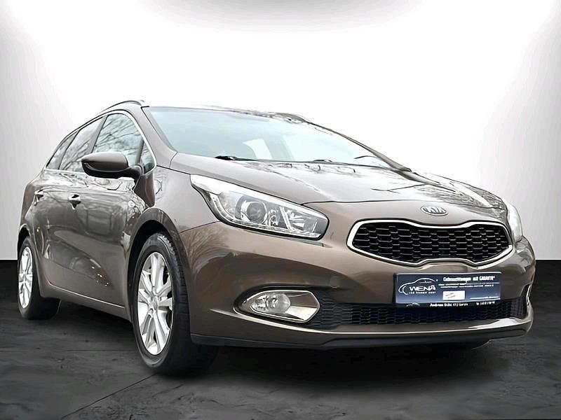 Gebraucht Kia Ceed 128 PS (94 kW) 2013 Braun Kleinwagen