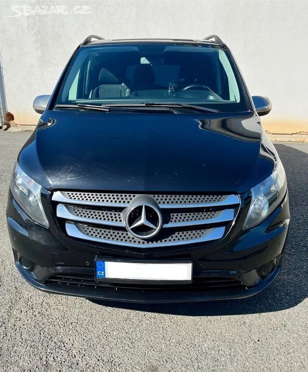 Schwarz Gebraucht 2018 Mercedes Vito Van / Kleinbus | 27.600 € - Bild 1/4