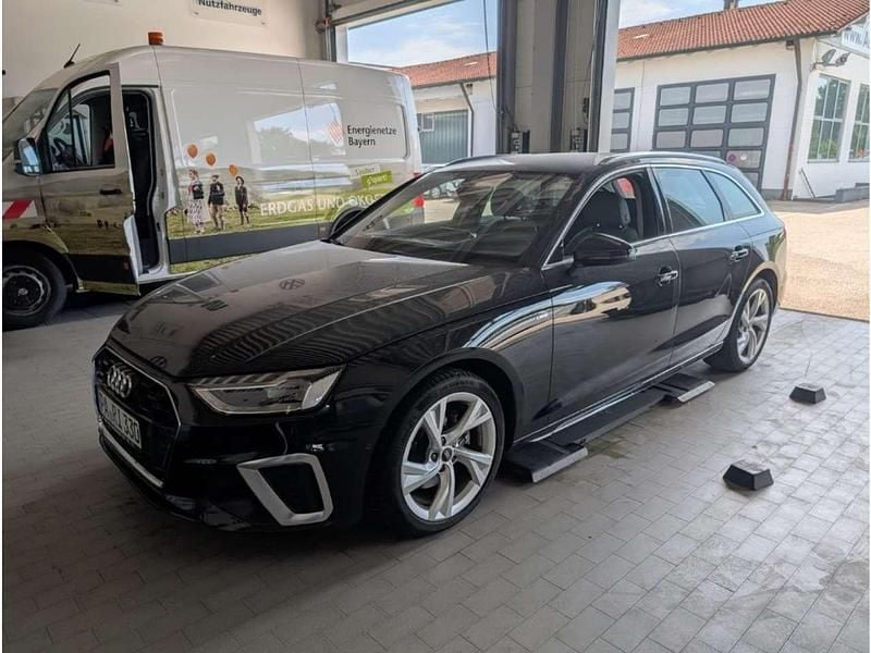 Gebraucht Audi A4 S-Line 150 PS (110 kW) 2025 Mythosschwarz Kombi
