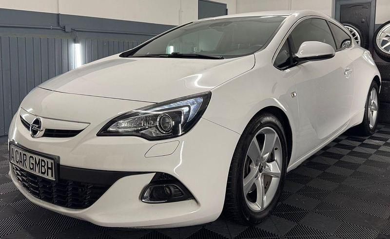 Gebraucht Opel Astra GTC 194 PS (142 kW) 2015 Weiß Coupé