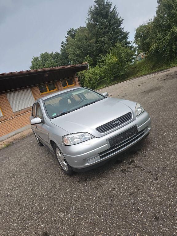 Silber Gebraucht 1999 Opel Astra Limousine | 1.650 € (Fairer Preis) - Bild 1/4