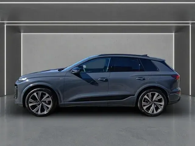Gebraucht Audi Q6 e-tron Business 314 kW (428 PS) 2026 Magnetgrau SUV