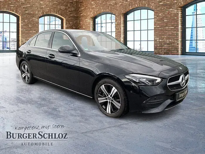 Gebraucht Mercedes C180 170 PS (125 kW) 2025 Metalliclack obsidianschwarz Limousine