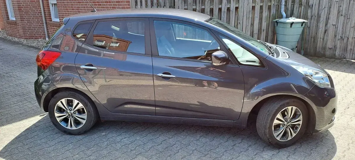 Gebraucht Kia Venga DREAM-TEAM Edition 125 PS (91 kW) 2018 Grau Kleinwagen