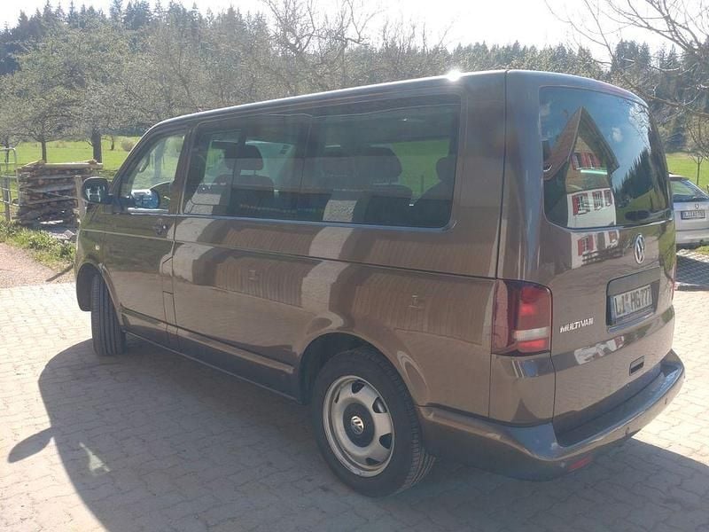 Second-hand VW T5 140 CP (102 kW) 2010 Maro Van