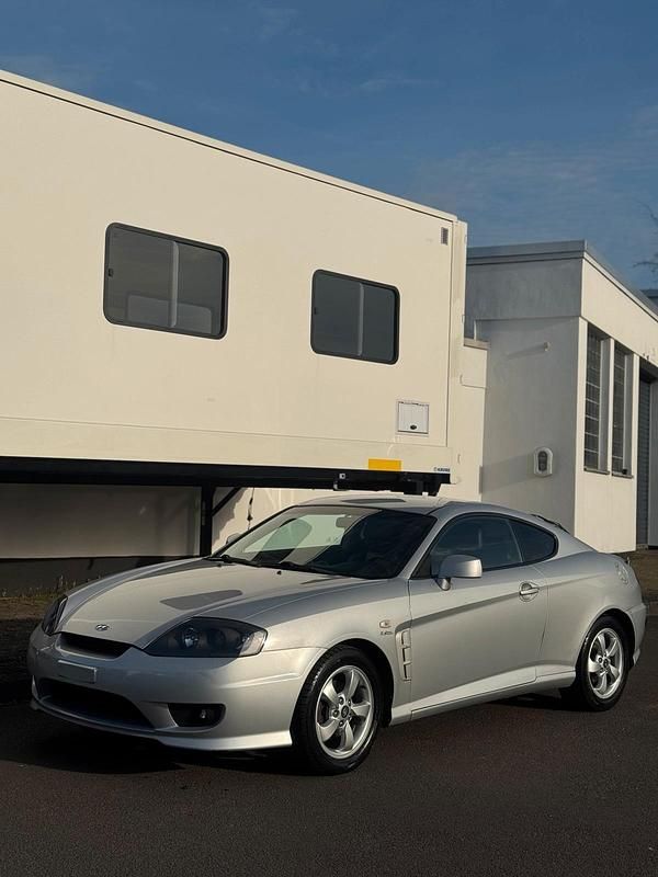 Gebraucht Hyundai Coupé 143 PS (105 kW) 2004 Silber Coupé