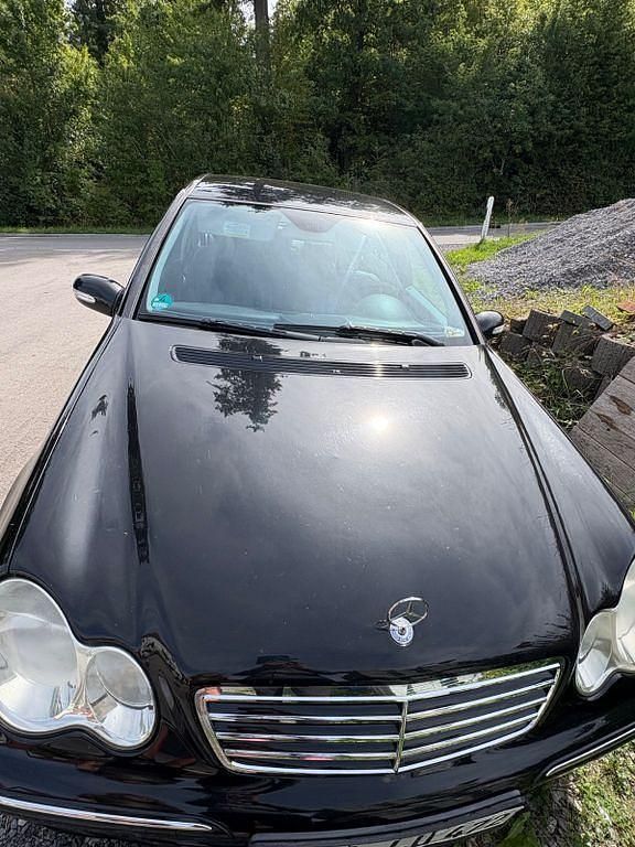 Schwarz Gebraucht 2005 Mercedes C180 Avantgarde Limousine | 3.200 € (Guter Preis) - Bild 1/4