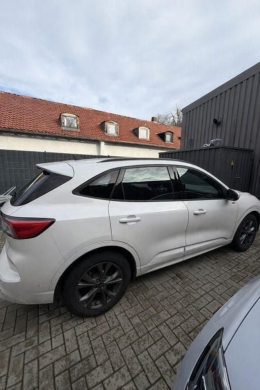 Gebraucht Ford Kuga ST-Line 120 PS (88 kW) 2023 Weiß SUV