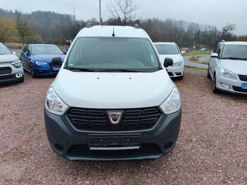 Gebraucht Dacia Dokker Comfort 102 PS (75 kW) 2021 Weiß Van / Kleinbus