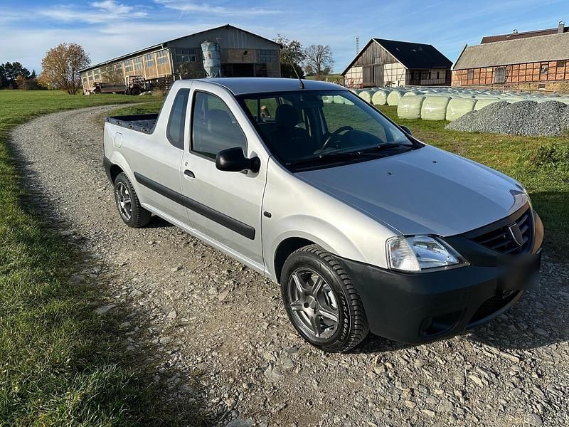Gebraucht Dacia Logan 86 PS (63 kW) 2010 Silber Abholung