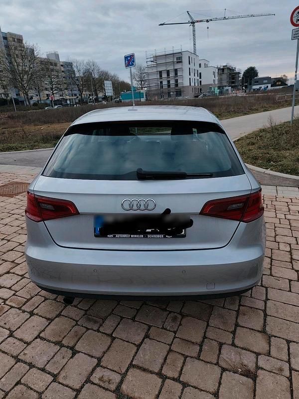 Gebraucht Audi A3 Attraction 110 PS (80 kW) 2015 Silber Coupé