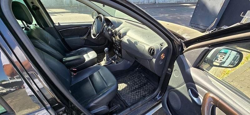 Używany Dacia Duster Prestige 110 KM (80 kW) 2011 Czarny SUV