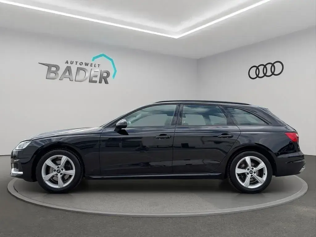 Gebraucht Audi A4 Advanced 163 PS (119 kW) 2022 Brillantschwarz Kombi