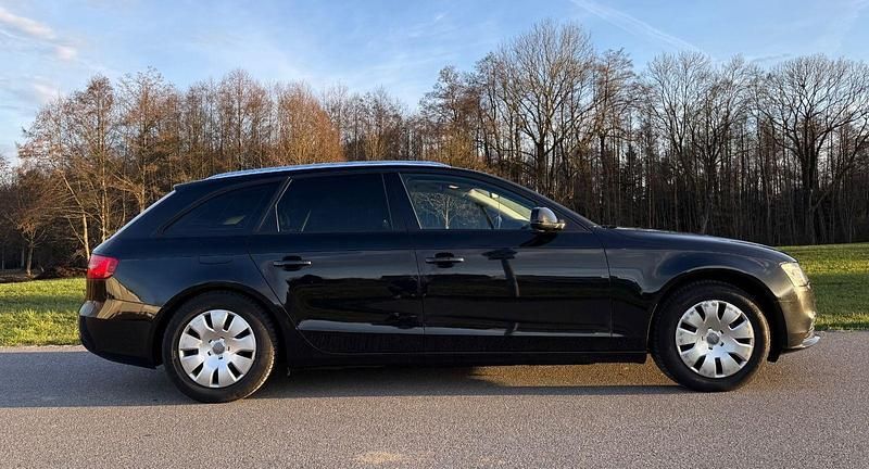 Gebraucht Audi A4 Attraction 150 PS (110 kW) 2013 Schwarz Kombi