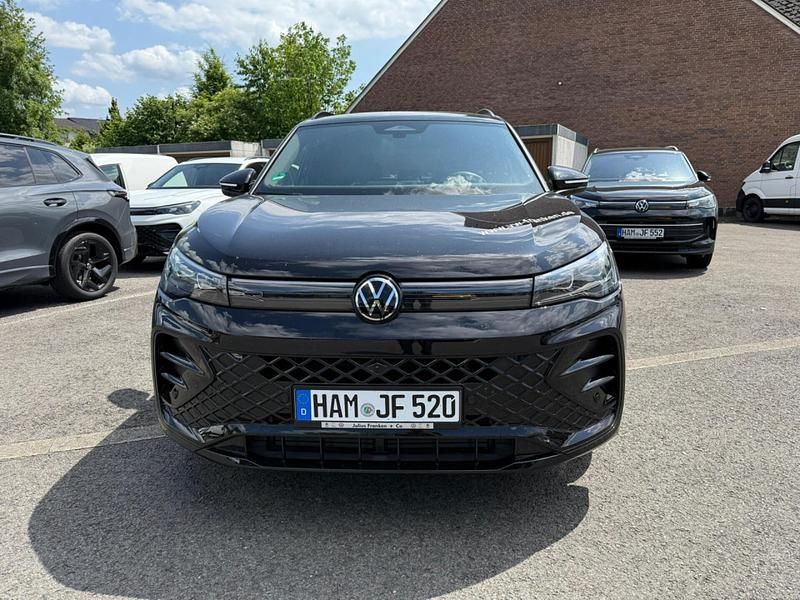 Gebraucht VW Tiguan Style 150 PS (110 kW) 2025 Deep black perleffekt (metallic) SUV