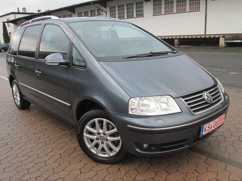 Grau Gebraucht 2006 VW Sharan Trendline Van / Kleinbus | 6.495 € (Teuer) - Bild 1/4