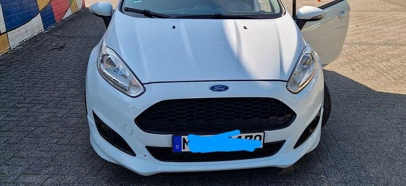 Weiß Gebraucht 2017 Ford Fiesta ST-Line Kleinwagen | 8.900 € (Superpreis) - Bild 1/4