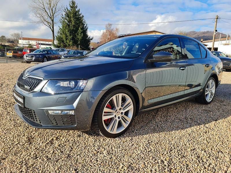 Grau Gebraucht 2016 Skoda Octavia RS Limousine | 18.699 € (Etwas zu teuer) - Bild 1/4