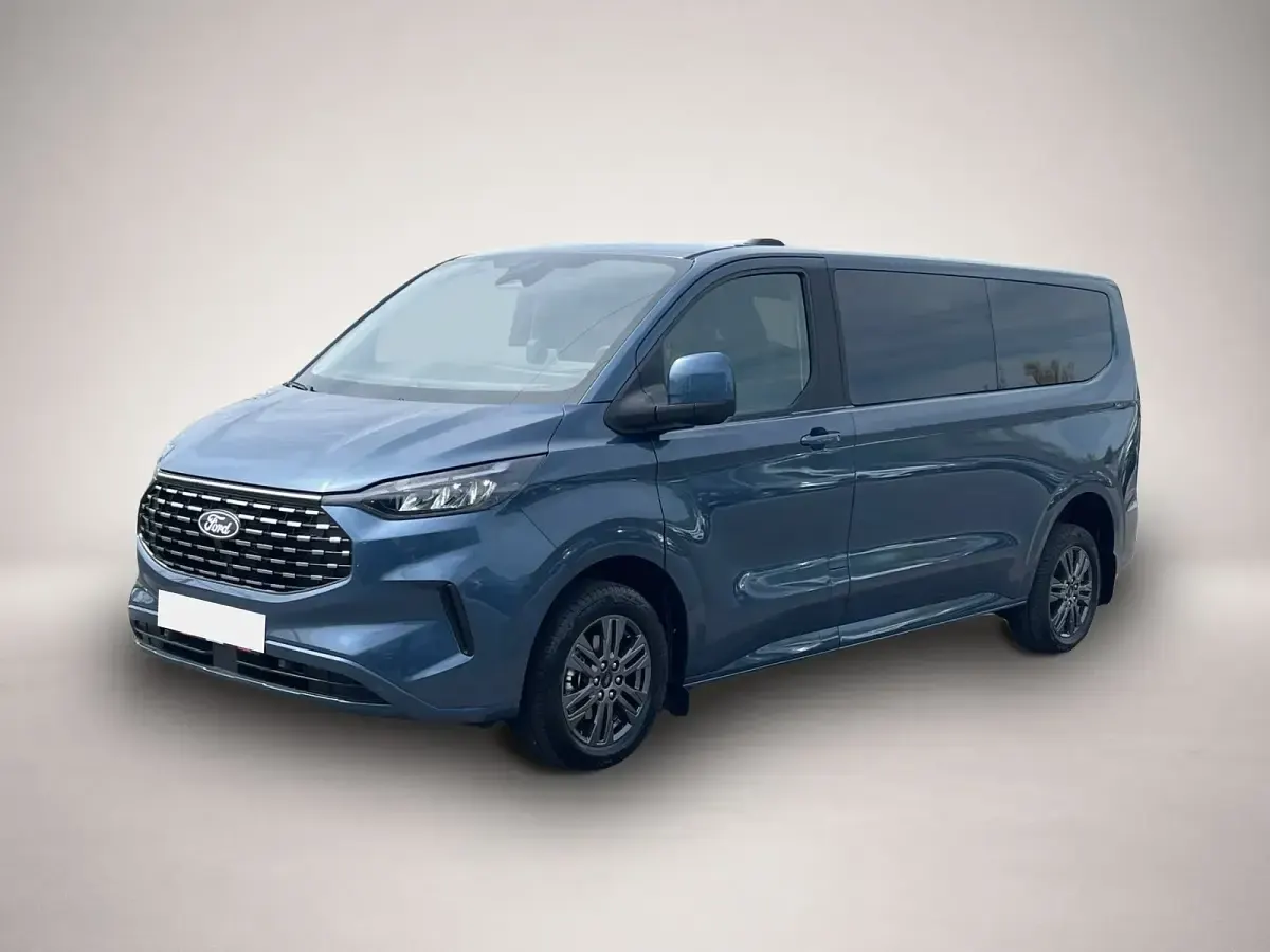 Gebraucht Ford Tourneo Titanium 170 PS (125 kW) 2026 Van / Kleinbus