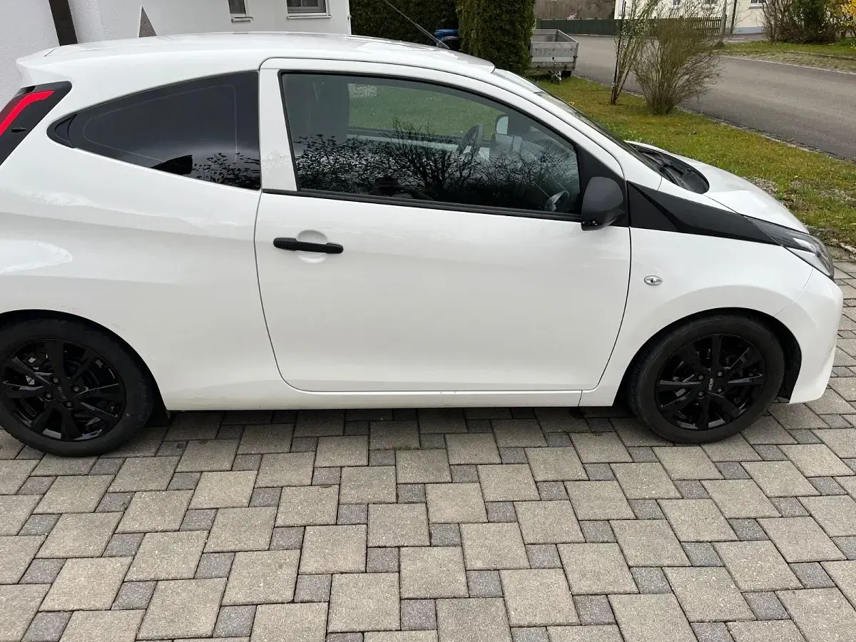 Gebraucht Toyota Aygo 72 PS (52 kW) 2020 Weiß Kleinwagen