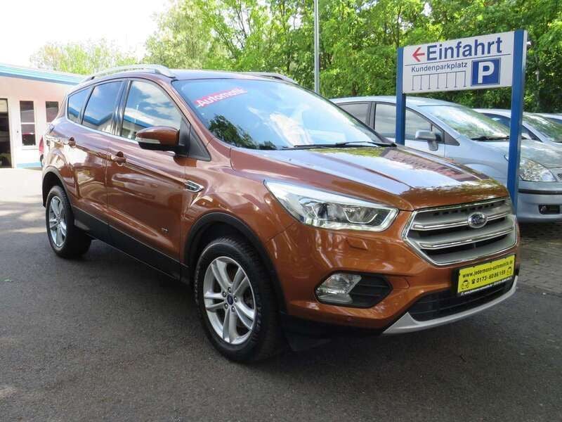 Torinobraun metallic Gebraucht 2017 Ford Kuga Titanium SUV | 11.500 € - Bild 1/4