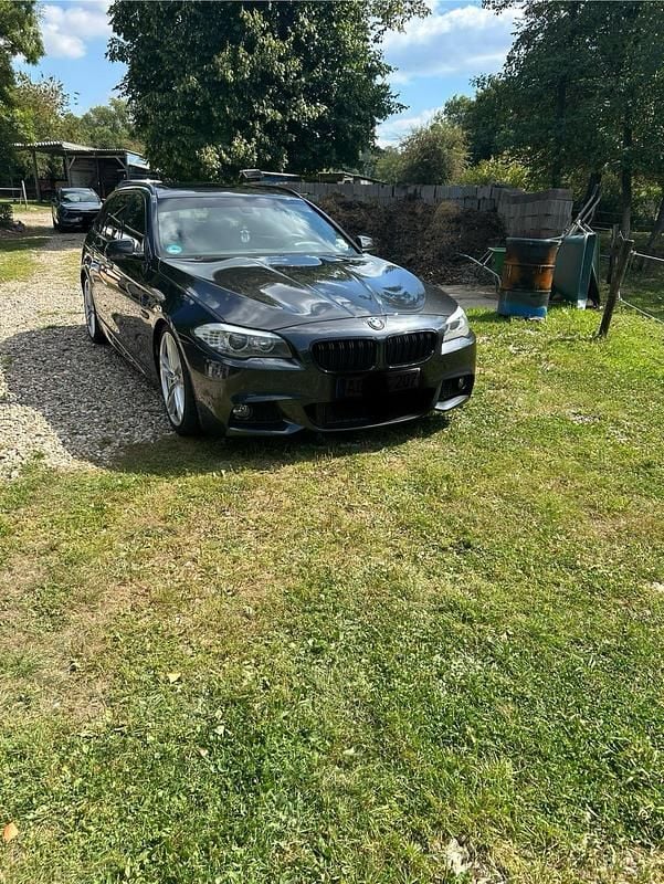 Grau Gebraucht 2013 BMW 520 M Sport Kombi | 12.450 € (Fairer Preis) - Bild 1/4