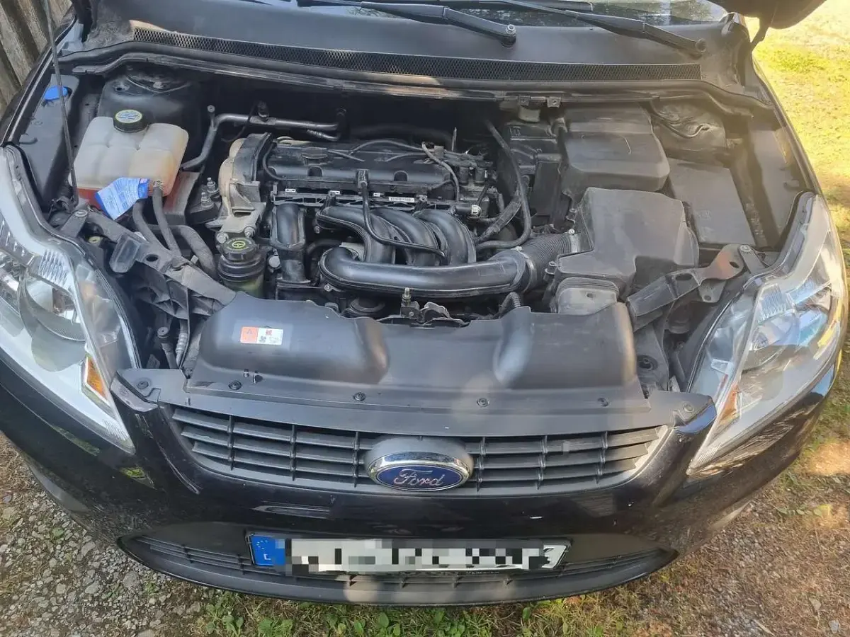 Gebraucht Ford Focus Viva 101 PS (74 kW) 2010 Schwarz Kleinwagen