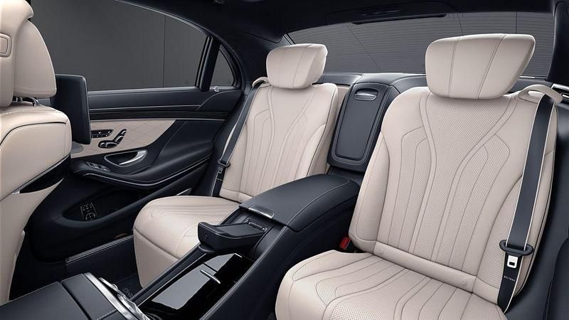 Blau Gebraucht 2019 Mercedes S560 AMG Limousine | 69.900 € (Guter Preis) - Bild 1/4
