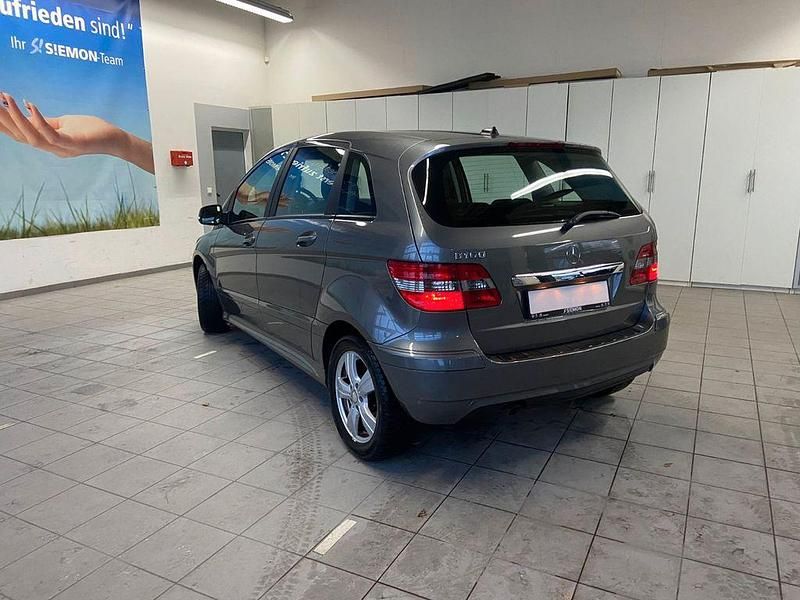 Gebraucht Mercedes B160 95 PS (69 kW) 2009 Grau Van / Kleinbus