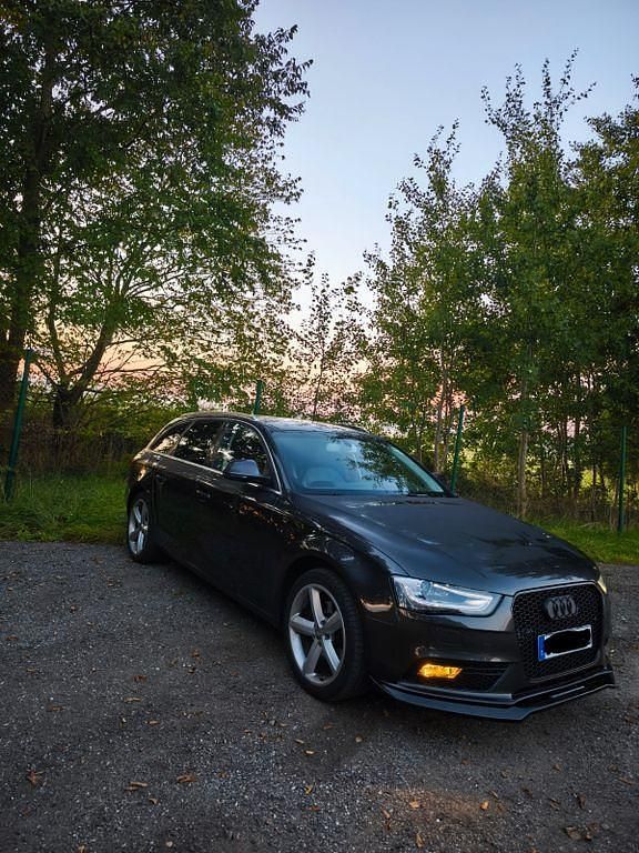 Gebraucht Audi A4 Design 177 PS (130 kW) 2012 Grau Kombi