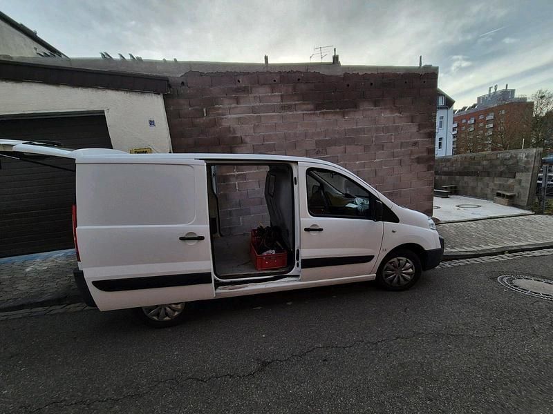 Gebraucht Peugeot Expert 128 PS (94 kW) 2013 Weiß Van