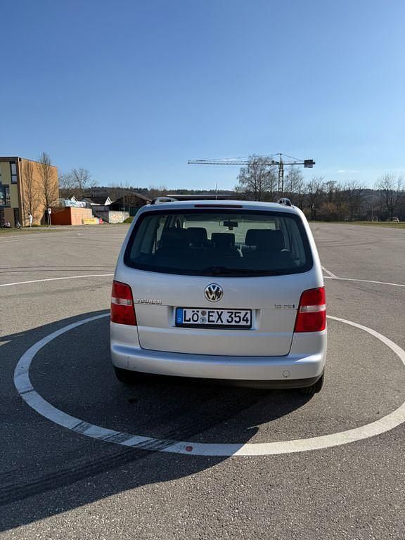 Gebraucht VW Touran Basis 116 PS (85 kW) 2004 Grau Van / Kleinbus