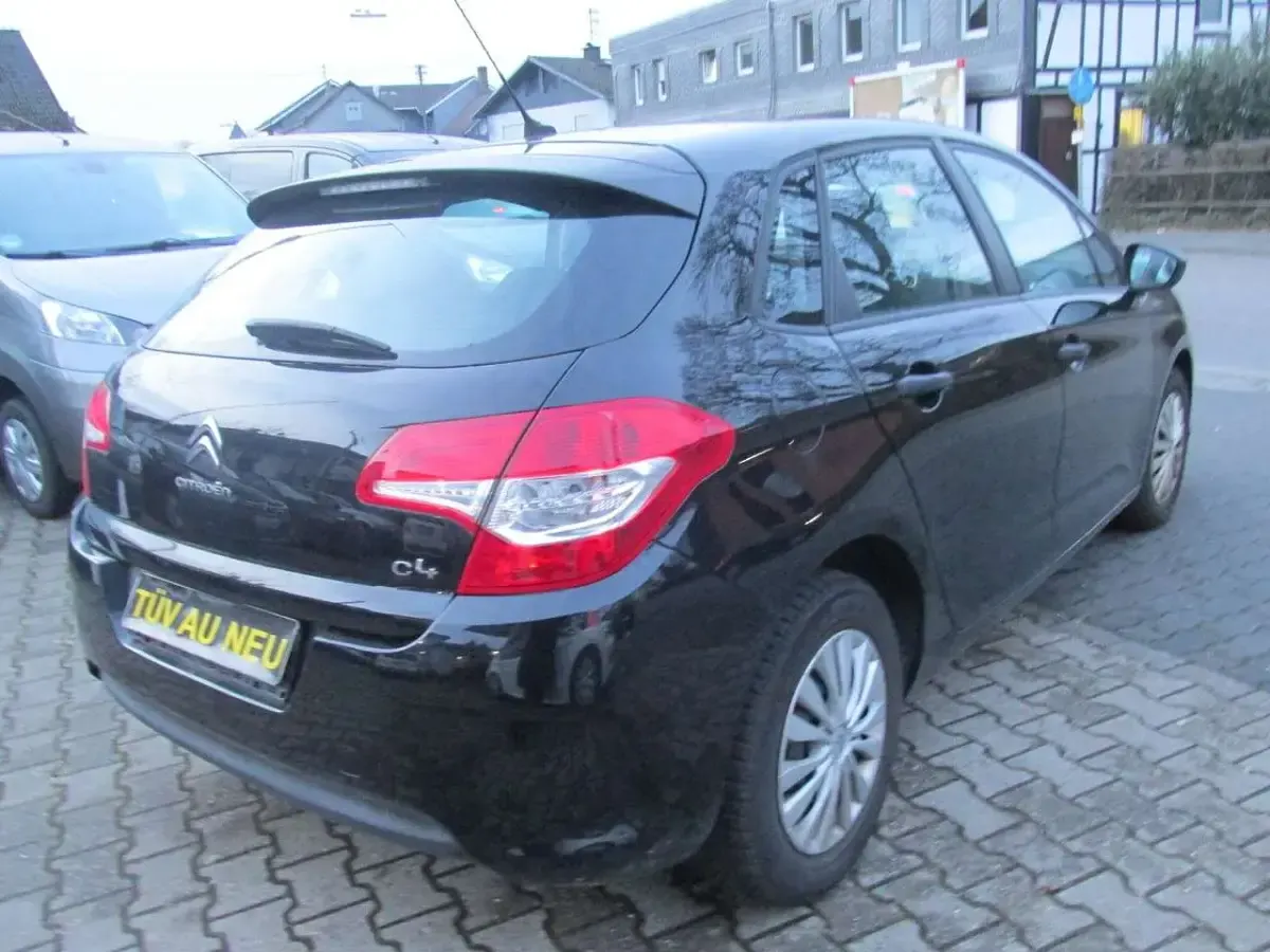 Gebraucht Citroën C4 Attraction 131 PS (96 kW) 2014 Schwarz perla nera/metallic Kleinwagen