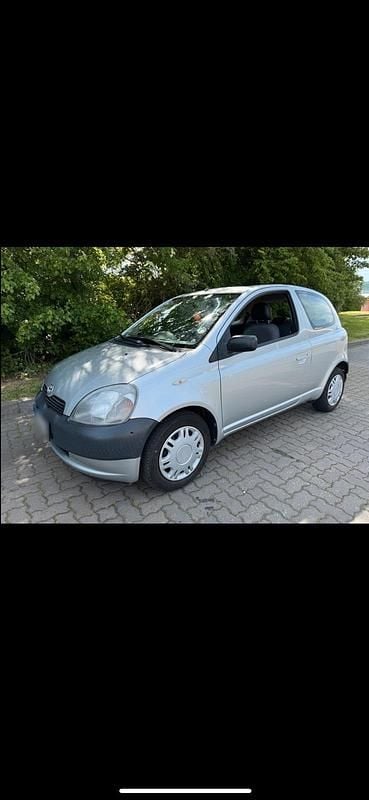 Gebraucht Toyota Yaris 69 PS (50 kW) 2001 Grau Limousine