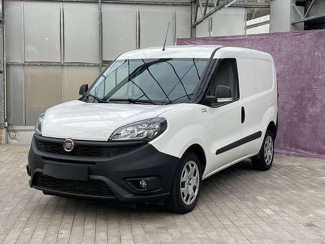 Weiß Gebraucht 2021 Fiat Doblò Van / Kleinbus | 12.220 € - Bild 1/1