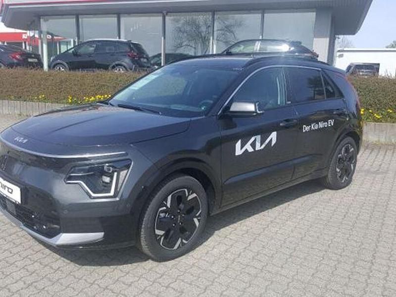 Grau Gebraucht 2023 Kia e-Niro Inspiration SUV | 30.990 € (Etwas zu teuer) - Bild 1/4