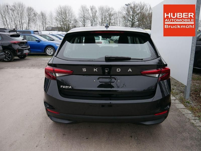 Neu Skoda Fabia Selection 95 PS (69 kW) 2025 Blackmagic perleffekt Limousine