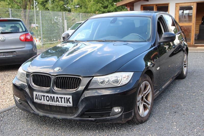 Schwarz Gebraucht 2009 BMW 320 Limousine | 3.200 € (Superpreis) - Bild 1/4