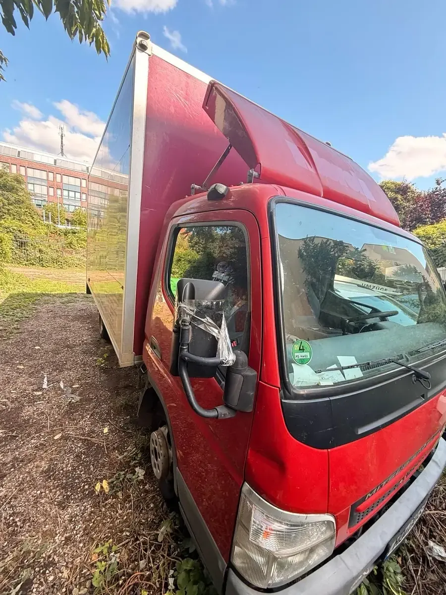Gebraucht Mitsubishi Canter 129 PS (94 kW) 2009 Rot